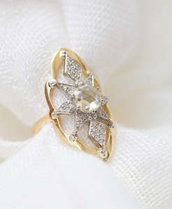 Bespoke Gallery: Bespoke 102 - 18k Yellow Gold, Diamond