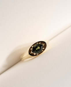 Bespoke Gallery: Bespoke 243 - 18k Yellow Gold, Green Sapphire