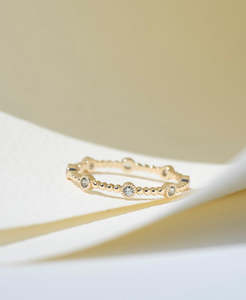 One Of A Kind: Limited Edition 140 - 18k Yellow Gold, Green Sapphire