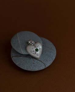 Silver Necklaces: Brave Heart Charm - 925 Sterling Silver, Chrome Diopside