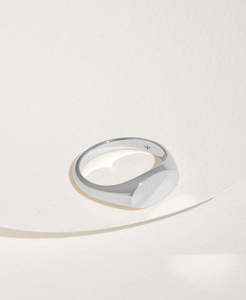Signet Rings: Arden Signet - Platinum