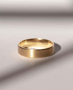 Gold Mens Rings: Silas Band 6mm - 9k Yellow Gold