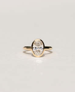 Frida Engagement Ring - 18k Yellow Gold, Oval Brilliant Cut Lab Grown Diamond 2.0 carat