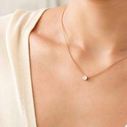 Necklaces: Floating Diamond Pendant Necklace