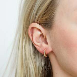 Earrings: Round Huggies