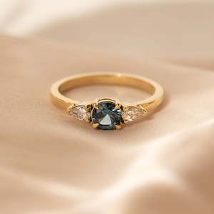 Ready To Wear: Dahlia 0.63ct Round Parti Sapphire