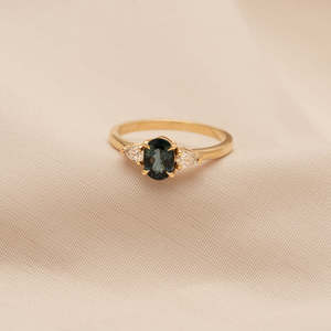 Ready To Wear: Dahlia 0.985ct Oval Parti Sapphire