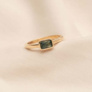 Ready To Wear: East-West 0.65ct Emerald-cut Parti Sapphire