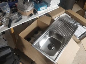Products: Brushed stainless sink with drain board – Zone 2