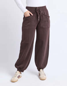 Whats New: Foxwood LEO TRACKPANT | Coffee