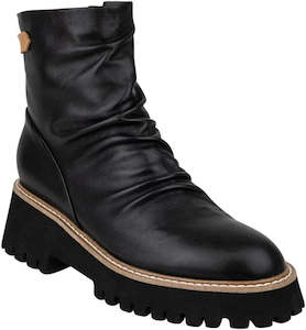 Whats New: Hinako Vali Boots | Black